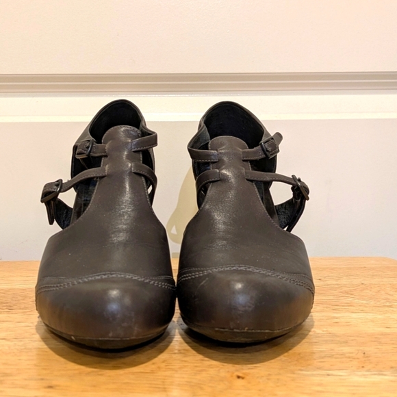 EUC Camper 37/7 Grey and Blue Genuine Leather Two Buckle Heels - Picture 7 of 14